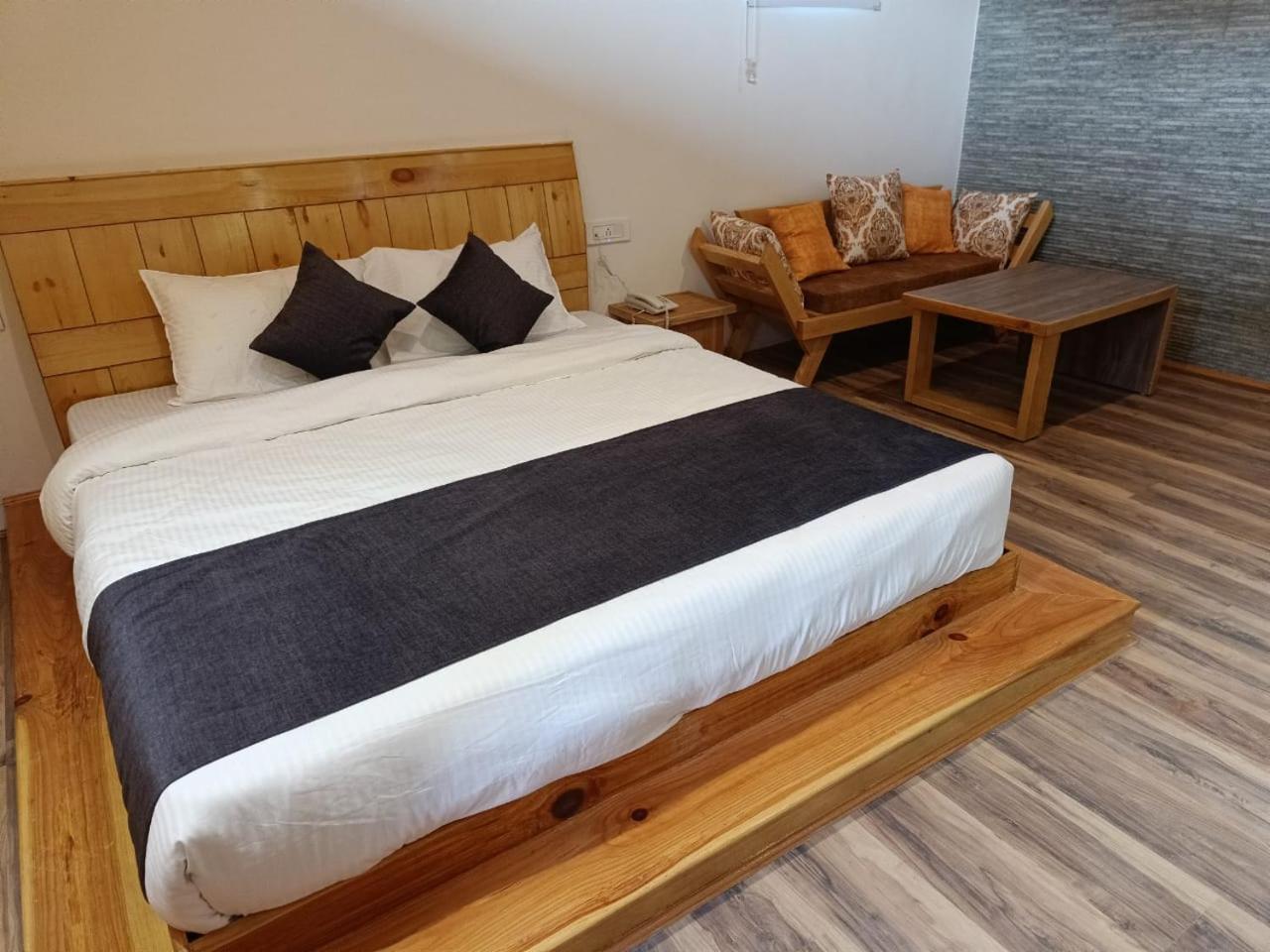 Trimounts-A Boutique Hotel & Wellnes Center In Tirthan Valley Banjar Экстерьер фото