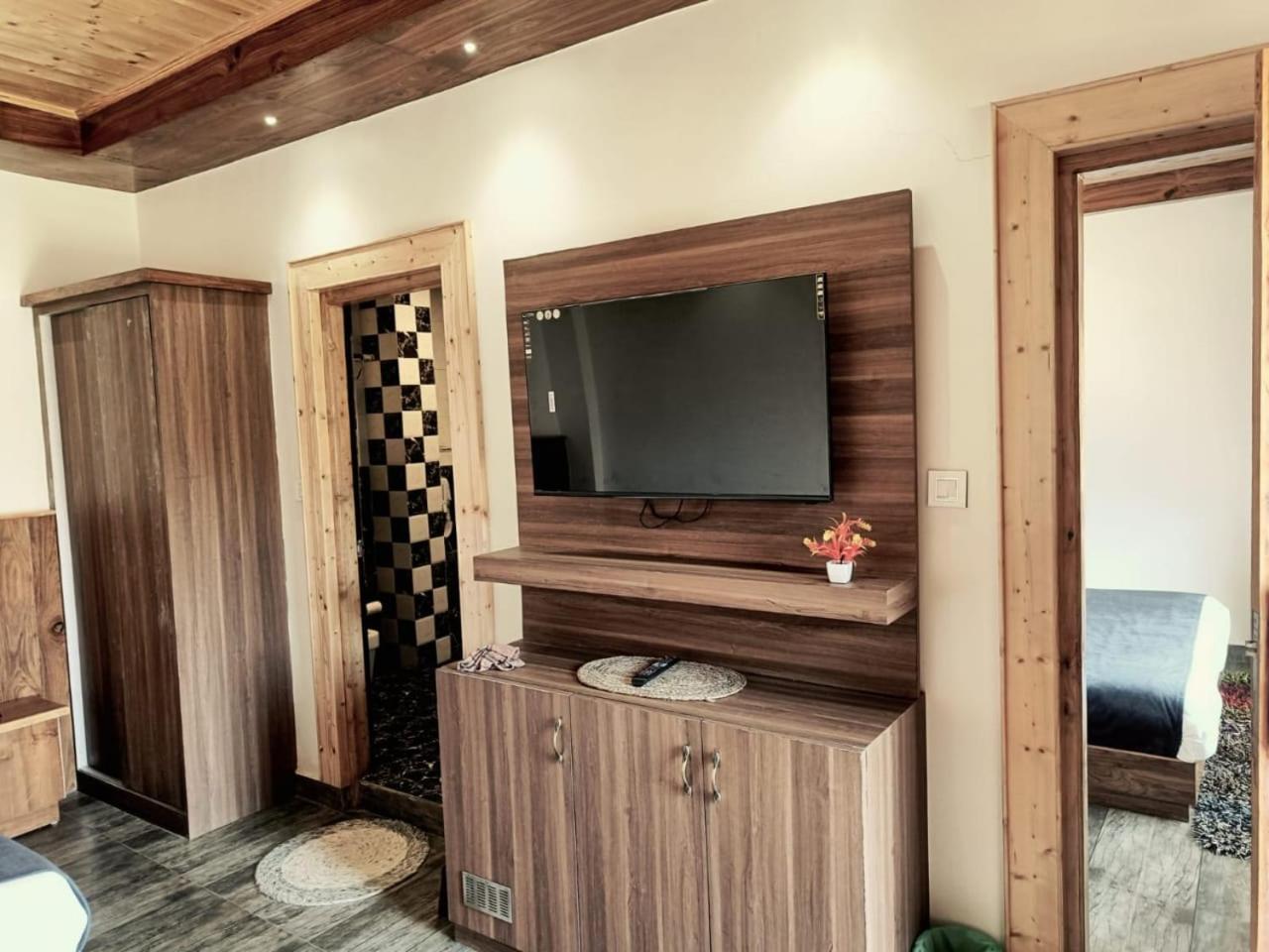Trimounts-A Boutique Hotel & Wellnes Center In Tirthan Valley Banjar Экстерьер фото